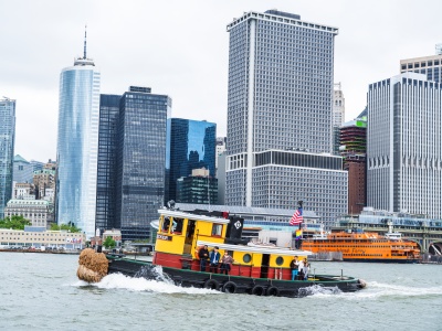 Yacht 22 tugboat for birthdays
